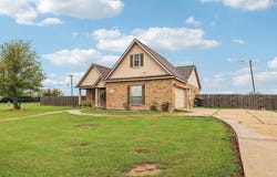 101 Blanco Dr, Hutto, TX 78634