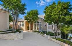 985 Janet, Canyon Lake, TX 78133