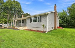 192 Empire St, Chicopee, MA 01013