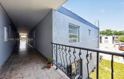 145 SW 30TH CT, Miami, FL 33135
