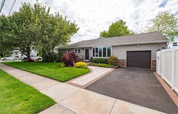 19 Buchanan Avenue, Amity Harbor, NY 11701