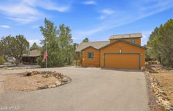2803 Dogleg Way, Overgaard, AZ 85933