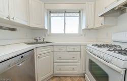 324 Brittany Dr, Wayne Twp., NJ 07470-3288