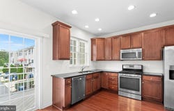 42814 EGGLESTON Terrace, CHANTILLY, VA 20152