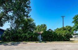 390 N 8TH AVE, Forsyth, MT 59327