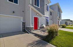 9570 Crestview Drive, West Des Moines, IA 50266