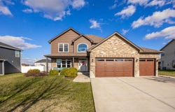 311 W Frontier Drive, Minooka, IL 60447