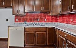 701 O Hwy, Laurie, MO 65037