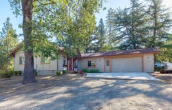 697 Jaynes Drive, Grants Pass, OR 97527