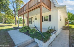 537 E Spring Street, Neosho, MO 64850
