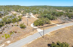 174 Crescent Ridge, Hondo, TX 78009