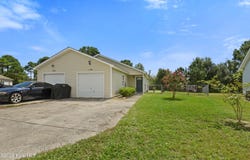 136 Charlton Road, Hubert, NC 28539
