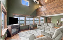 310 Edgewater Beach Road, Burlington, IA 52601