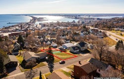 E 9th St, Duluth, MN 55811