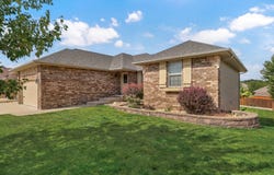 1140 S Erika Avenue, Springfield, MO 65802