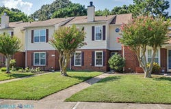 668 Hollomon Dr, Hampton, VA 23666