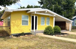 1007 E Wallace, Llano, TX 78643