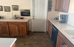 12112 Lakeview Dr, Trona, CA 93562