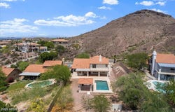 1221 E CLAIRE Drive, Phoenix, AZ 85022