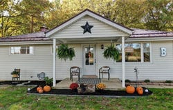 3165 Phalanx Mills Herner Road, Southington, OH 44470