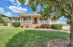 5822 Fieldview, Roanoke, VA 24019