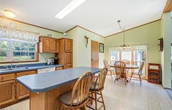 17300 Leffingwell Road, Berlin Center, OH 44401