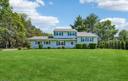 672 Thruway Dr, Bridgewater Twp., NJ 08807-1643
