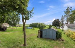 634 E Oak Grove St, Juneau, WI 53039
