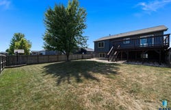 5900 S Hallow Ave, Sioux Falls, SD 57106