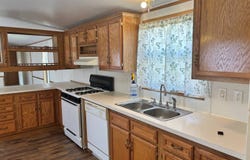 2006 Roundtable Rd, North Mankato, MN 56003
