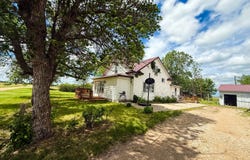 1122 Sparks Avenue, Herrick, SD 57538