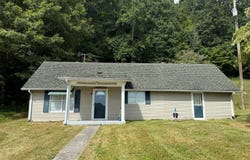 7098 E KY 70, Yosemite, KY 42566