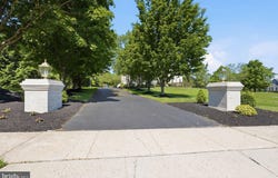 2 ROSSITER Circle, NEW HOPE, PA 18938