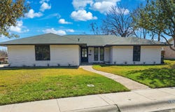 100 Howard Dr, Schertz, TX 78154