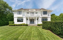 65 Middle Pond Road, Southampton, NY 11968