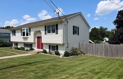 24 Montclair St, Chicopee, MA 01013
