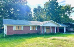 3010 Suncrest Drive, Jackson, MS 39212
