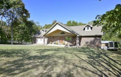 281 Queensberry Drive, Branson West, MO 65737