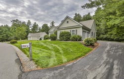 14 Hancock Drive, Bedford, NH 03110