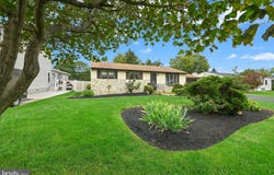 840 ROGER Road, WARMINSTER, PA 18974