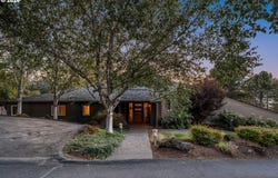 2595 Upper Highline Dr, HoodRiver, OR 97031