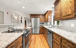 52 W Elm St, Hopkinton, MA 01748