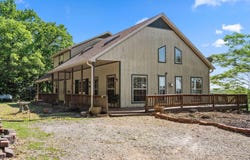 1052 Broken Arrow Estates Road, Lampe, MO 65681