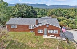 819 Sprinkle Rd, Fincastle, VA 24090