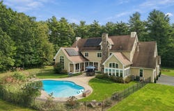 20 Hillside Ln, Duxbury, MA 02332