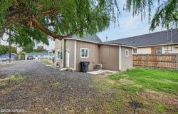 911 Barnes Ct, Sunnyside, WA 98944