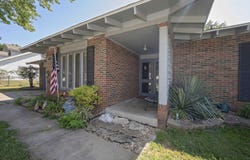 2516 S Weaver Avenue, Springfield, MO 65807
