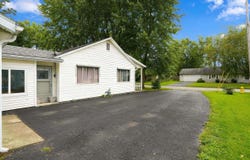 916 W Circle Drive, New Haven, IN 46774-2154