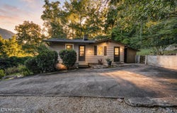 733 Cavern Rd, Townsend, TN 37882