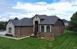 6489 POND Dr, Washington Twp, MI 48094